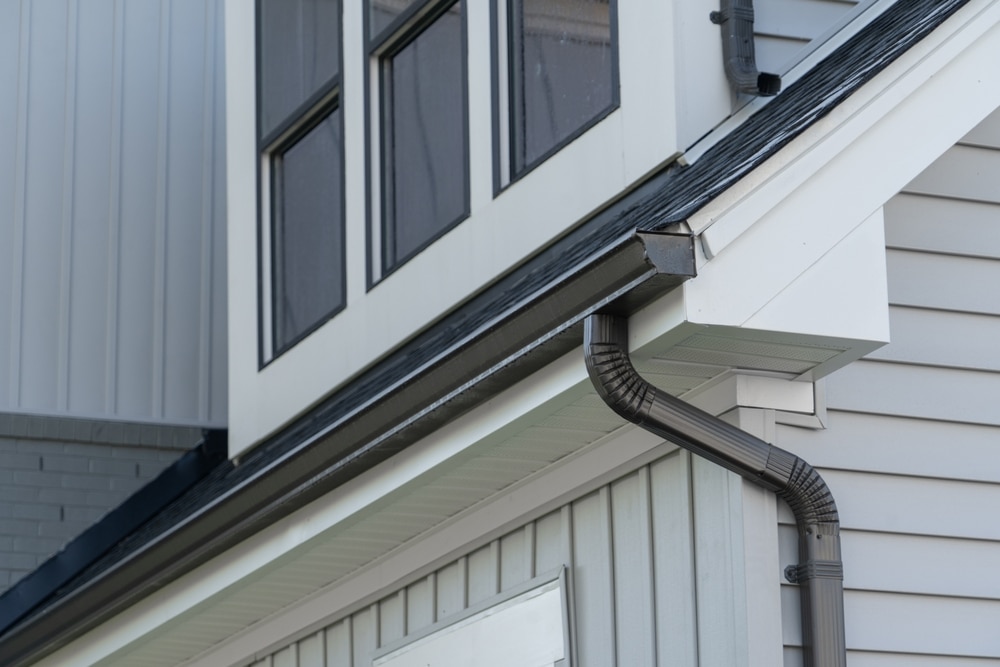 A Seasonal Checklist for Gutter Maintenance Throughout the Year
